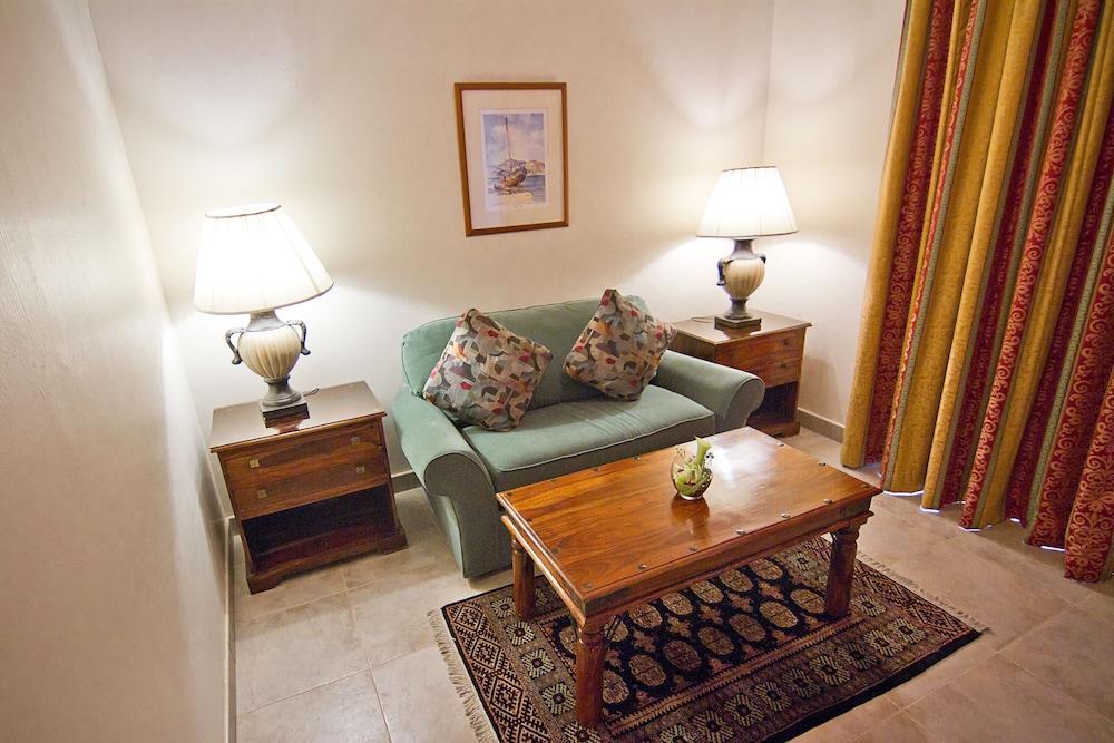 Al Hamra Resort 4*