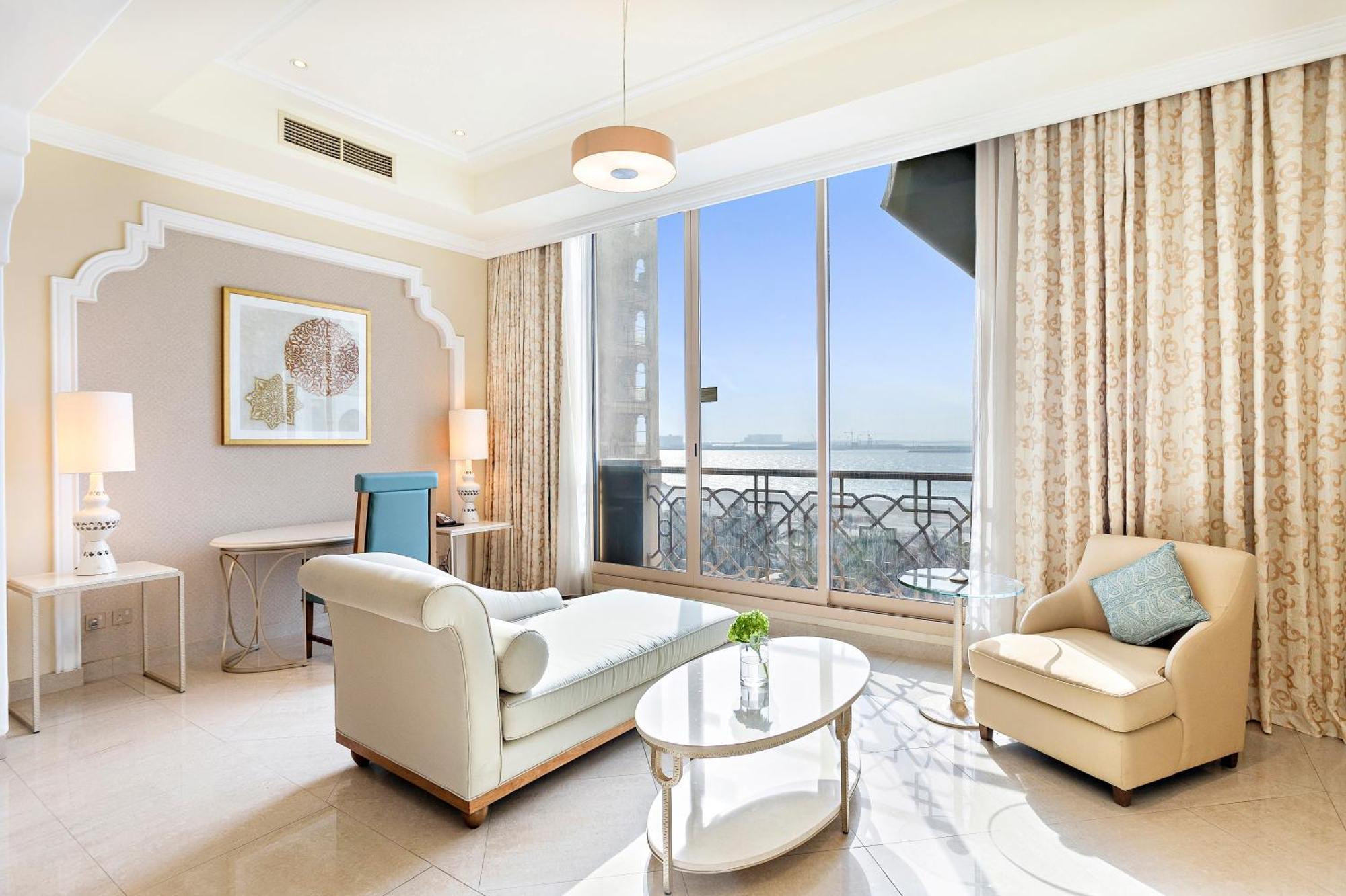Resort Al Hamra 4*